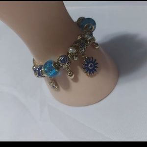 Bracelet for womens.